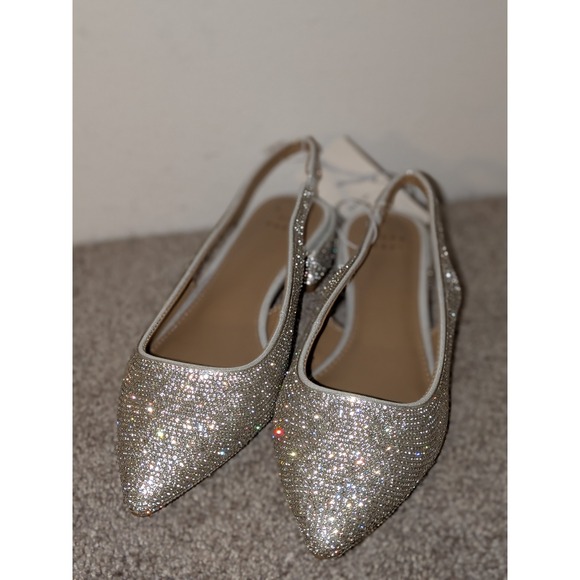 A New Day Women's Silver Rhinestone Slingback Pointed Toe Low Size 6.5 NWT - Picture 2 of 8